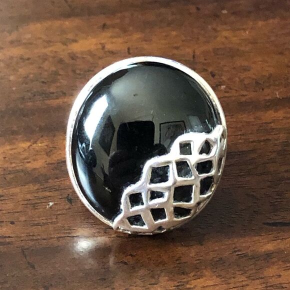 Vintage Black Onyx Cabochon Sterling Silver Cutout Cocktail Ring Sz 8 - Picture 4 of 8